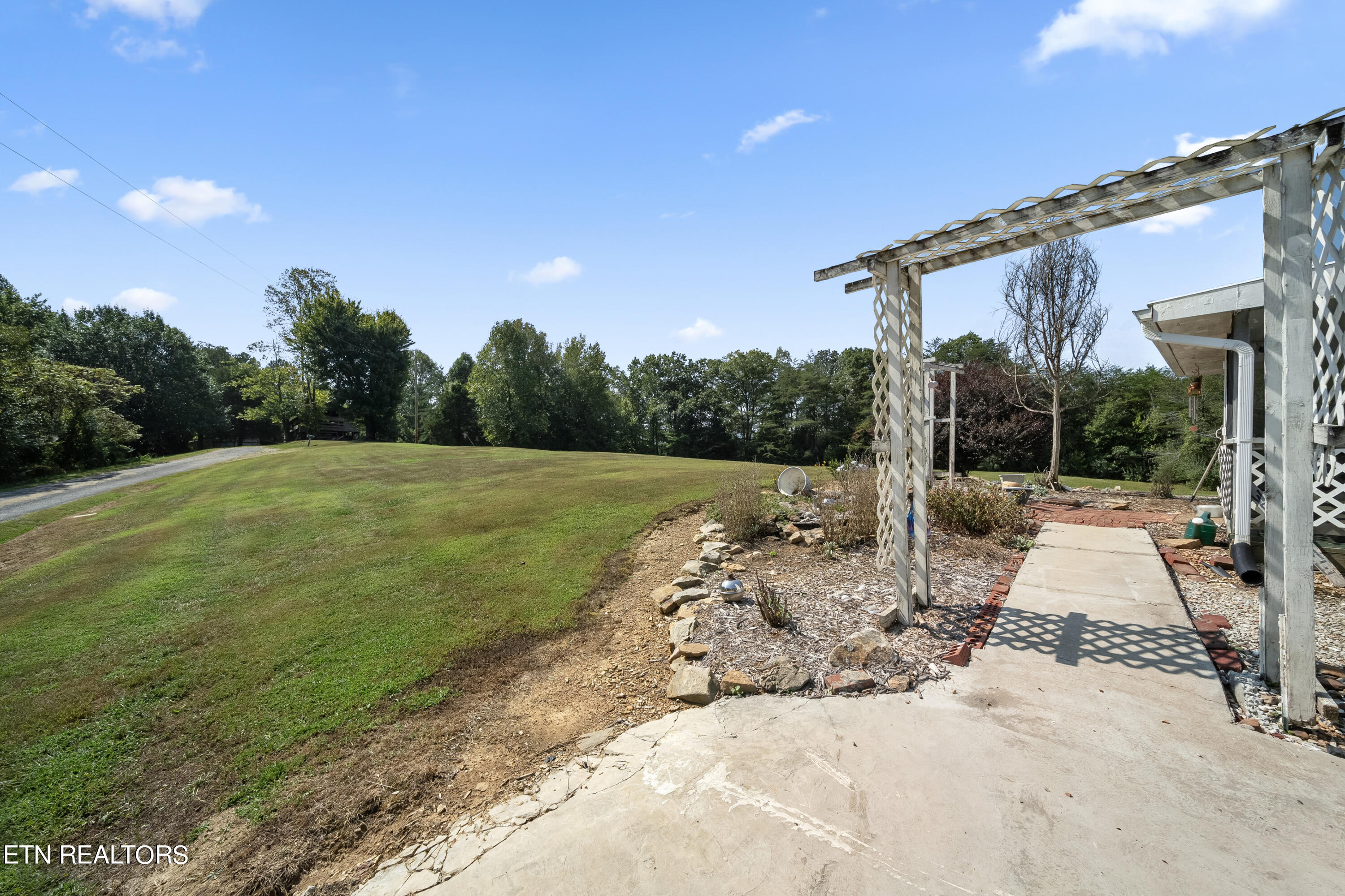 134 Doc Howard Road Lancing, TN 37770 - Photo 29 of 31 DSC03609