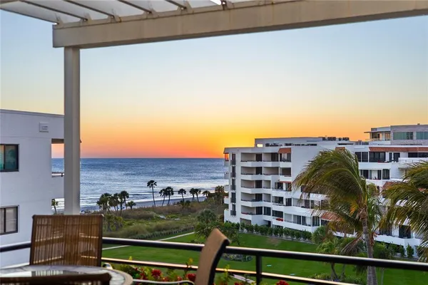 $1,499,000 | 1445 Gulf Of Mexico Drive, Unit 501, Longboat Key, FL 34228