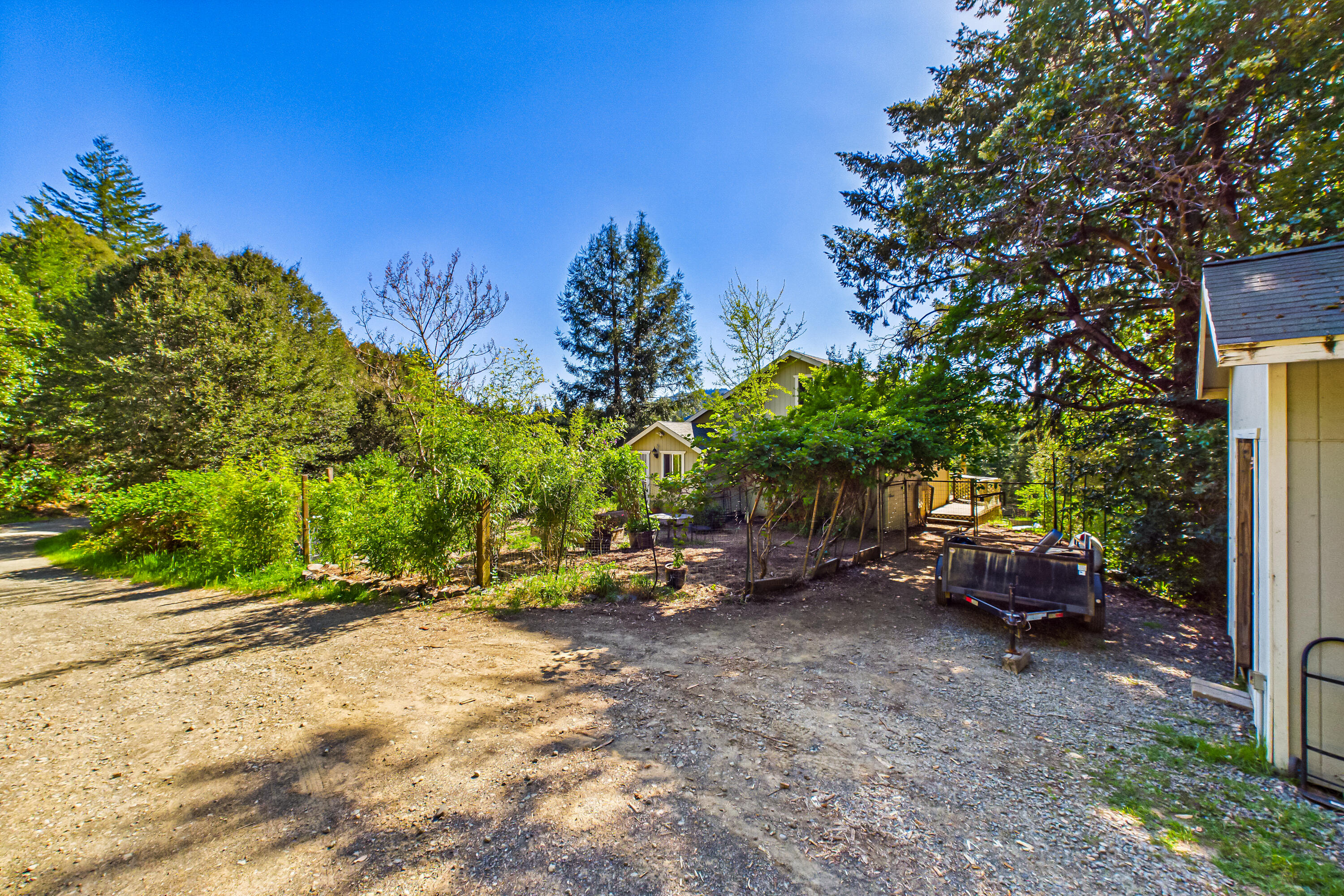 12600 Briceland Road Whitethorn, CA 95589 - Photo 48 of 111
