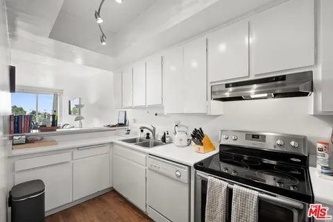 $4,250 | 900 Euclid Street, Unit 403, Santa Monica, CA 90403