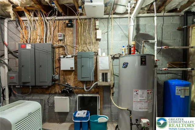 $749,900 | 328 High Country Drive, Blakeslee, PA 18610