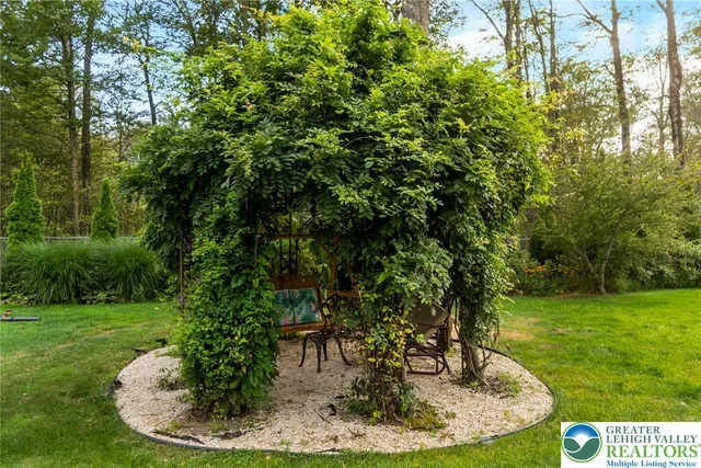 $749,900 | 328 High Country Drive, Blakeslee, PA 18610