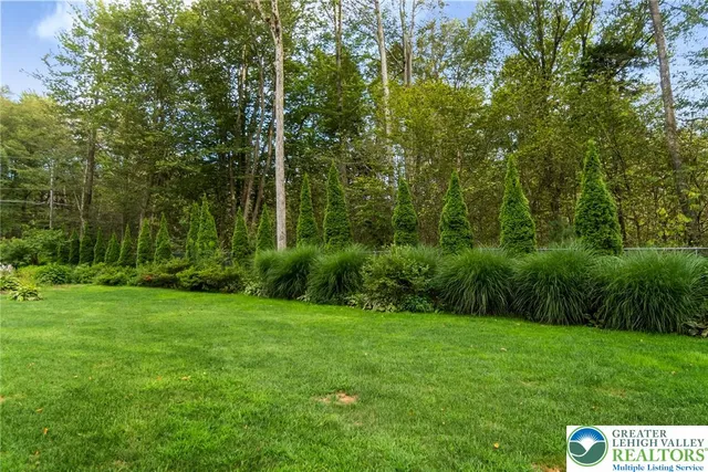 $749,900 | 328 High Country Drive, Blakeslee, PA 18610