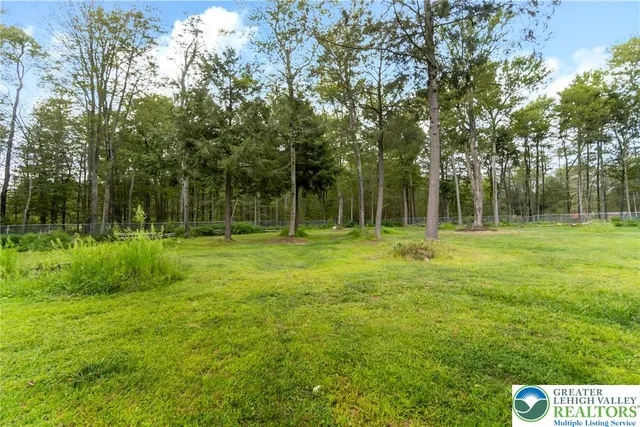 $749,900 | 328 High Country Drive, Blakeslee, PA 18610