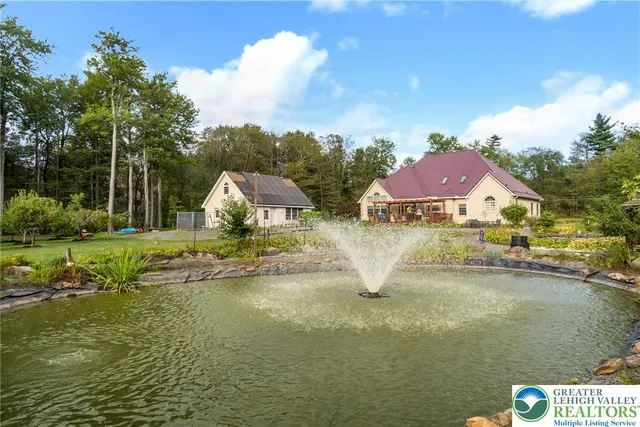 $749,900 | 328 High Country Drive, Blakeslee, PA 18610