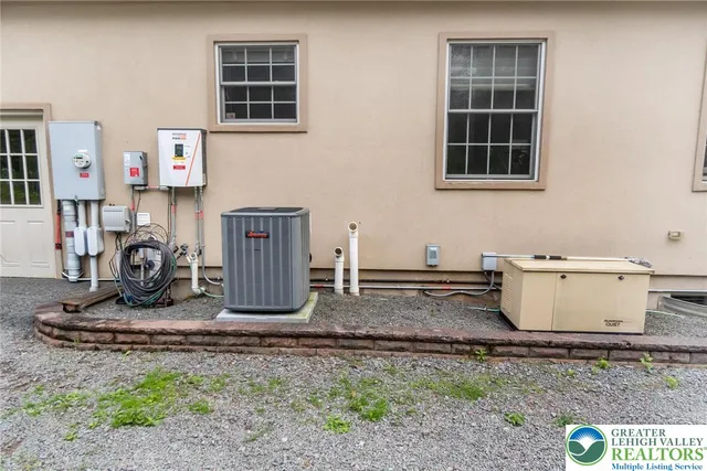 $749,900 | 328 High Country Drive, Blakeslee, PA 18610