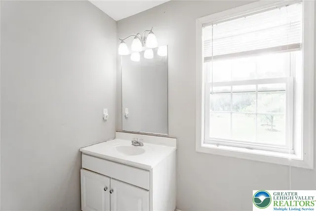 $749,900 | 328 High Country Drive, Blakeslee, PA 18610