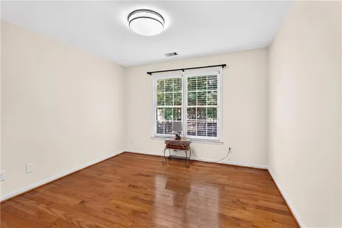 $875,000 | 5490 Hampstead Way, Johns Creek, GA 30097