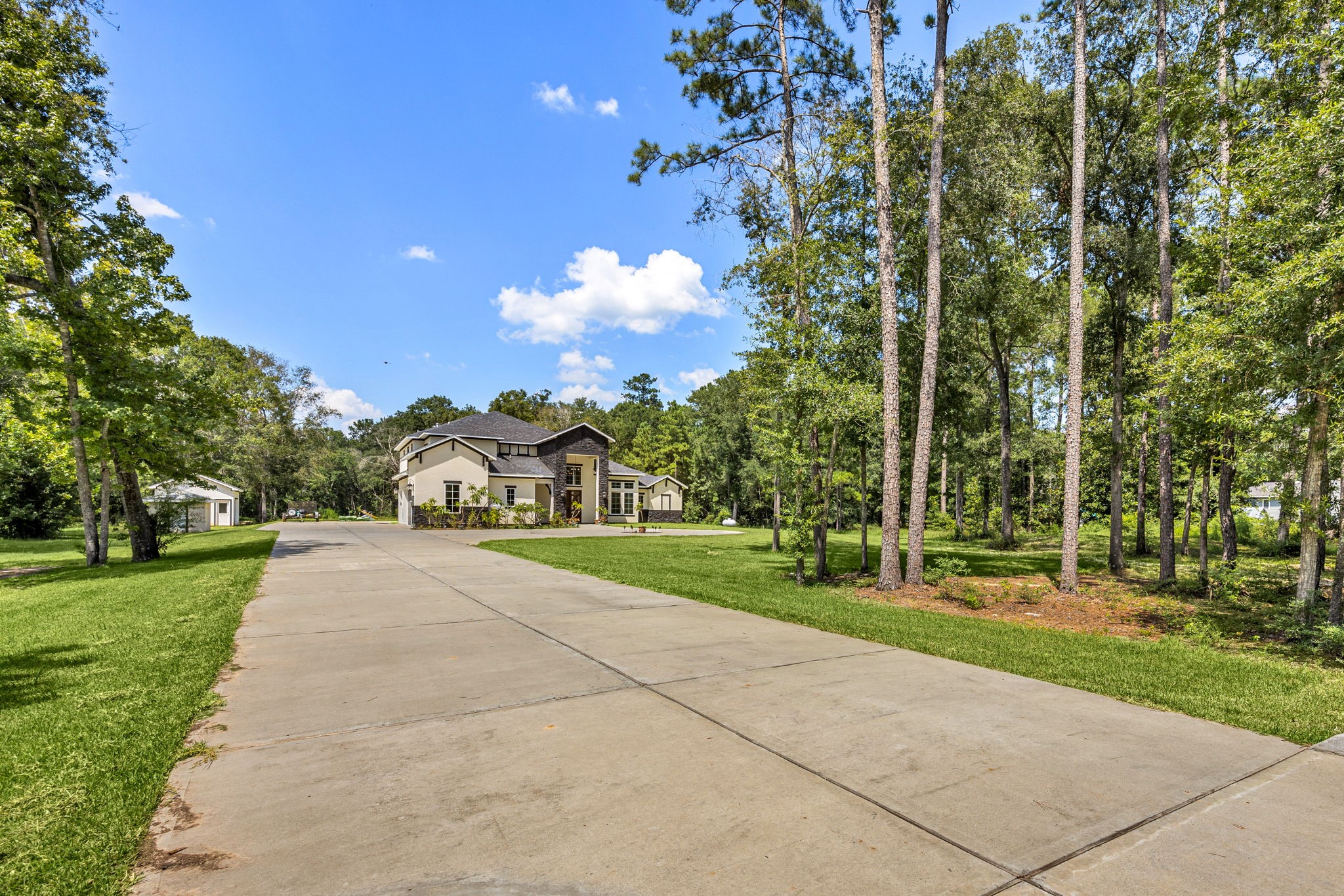 3527 Mauriene Road Huffman, TX 77336 - Photo 2 of 45