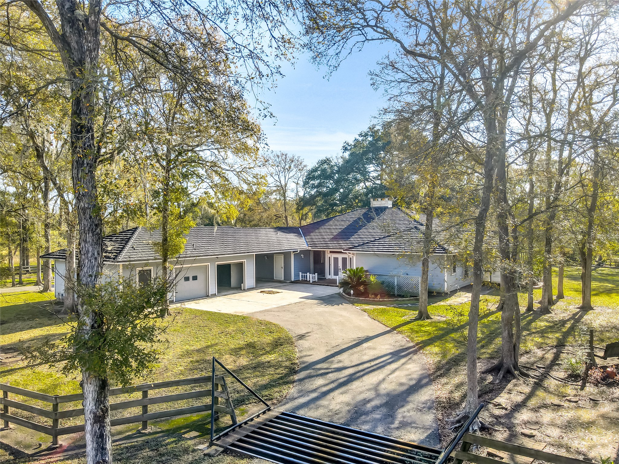 433 Mackhank Road Boling, TX 77420 - Photo 1 of 45