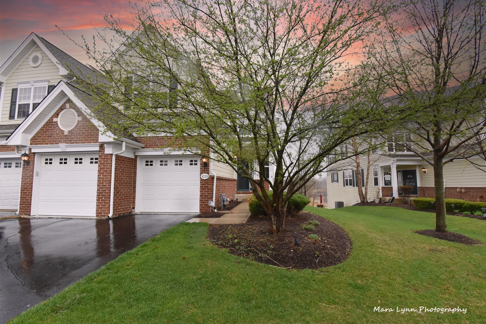 1221 Falcon Ridge Drive Elgin, IL 60124 - Photo 1 of 30