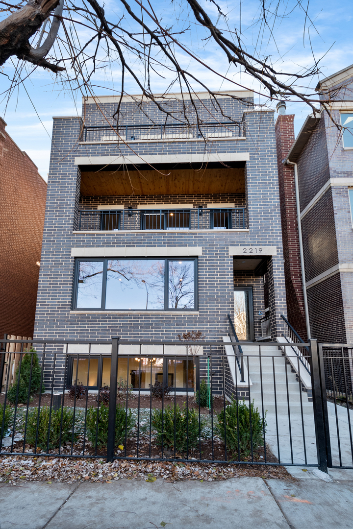 2219 West Foster Ave Unit 2  