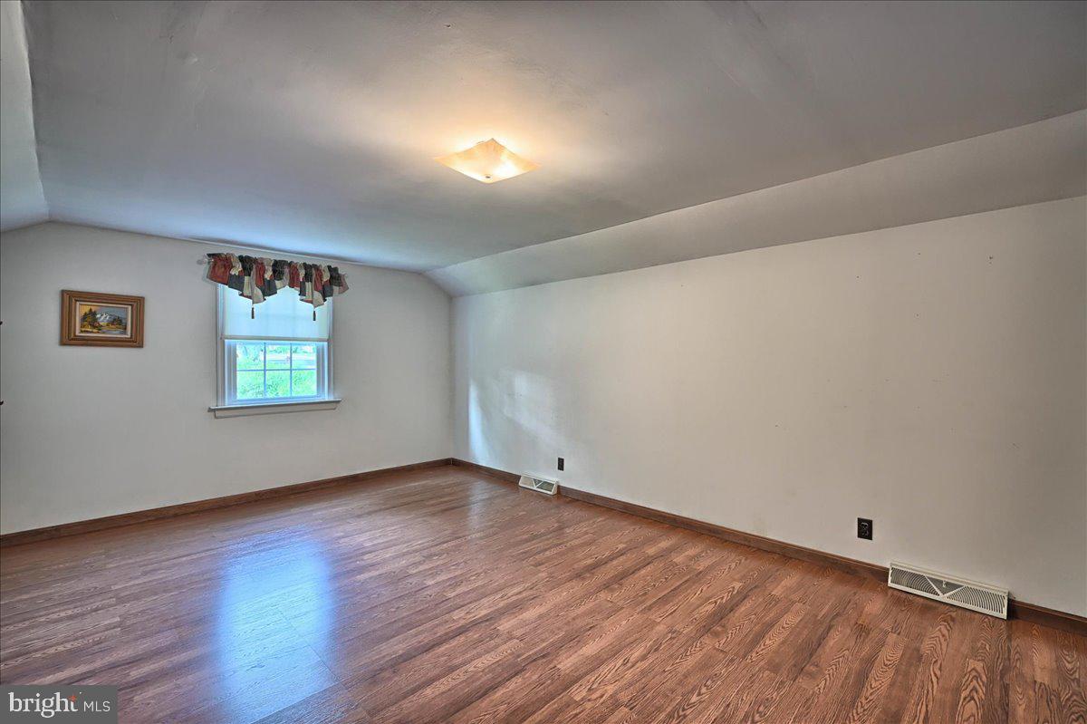 1807 North Eden Road Lancaster, PA 17601 - Photo 25 of 43