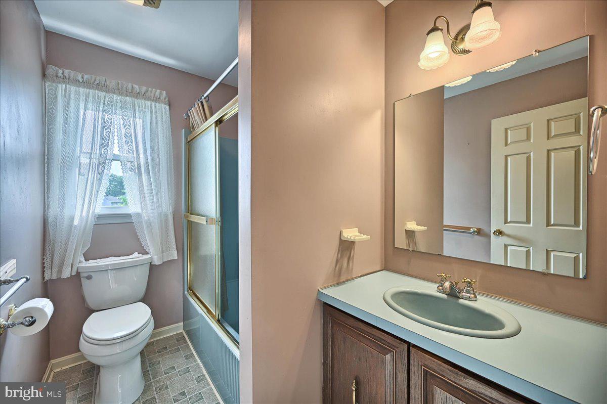 1807 North Eden Road Lancaster, PA 17601 - Photo 27 of 43