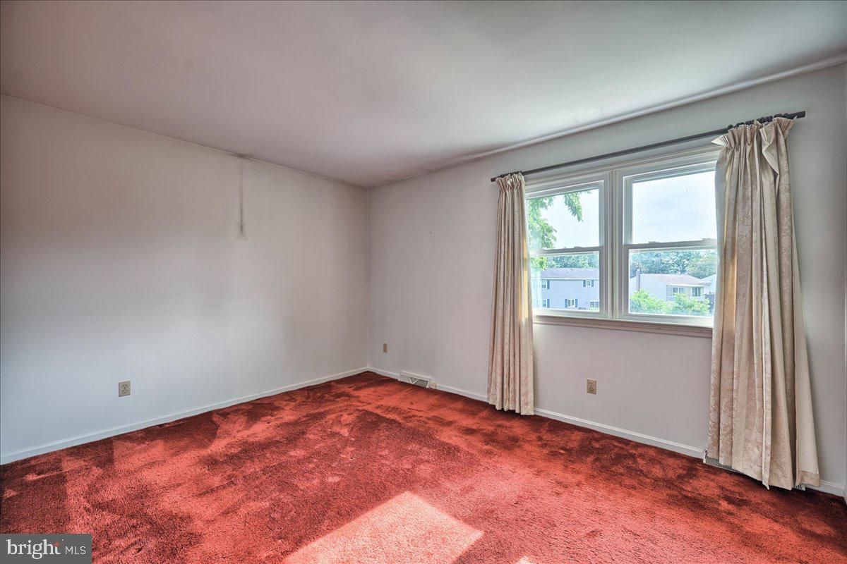 1807 North Eden Road Lancaster, PA 17601 - Photo 32 of 43