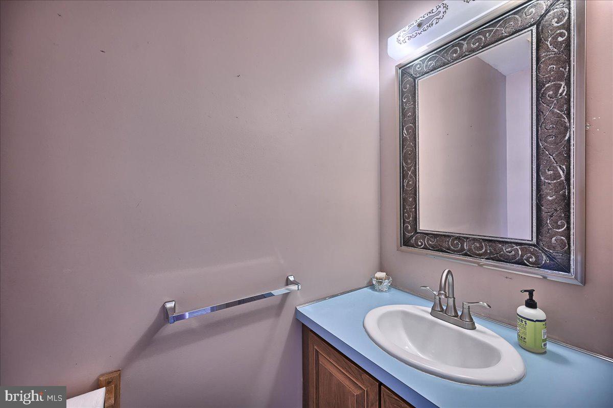 1807 North Eden Road Lancaster, PA 17601 - Photo 7 of 43