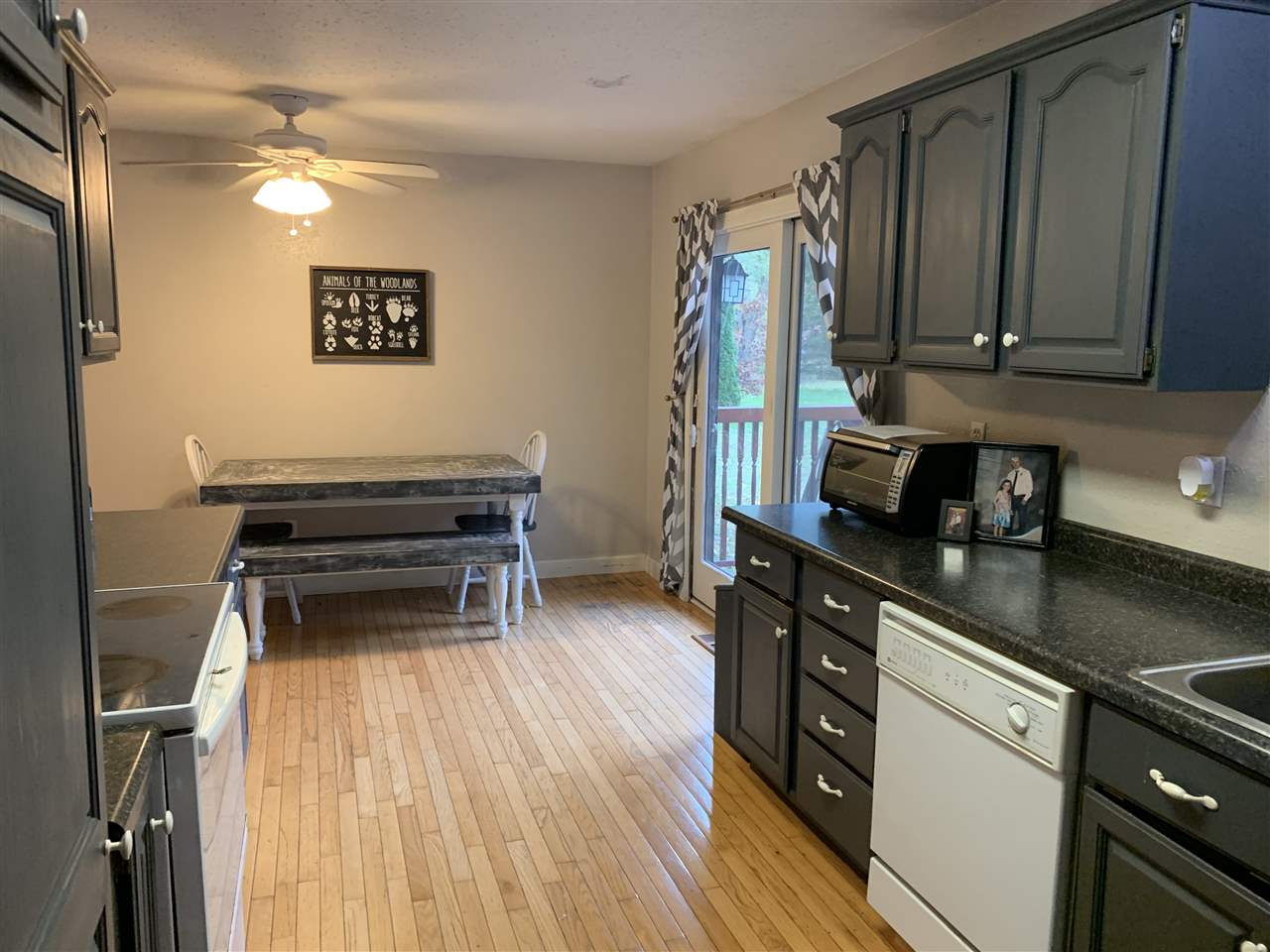 8545 North McKinley Road Flushing, MI 48433 - Photo 3 of 18 31399464-2.JPG