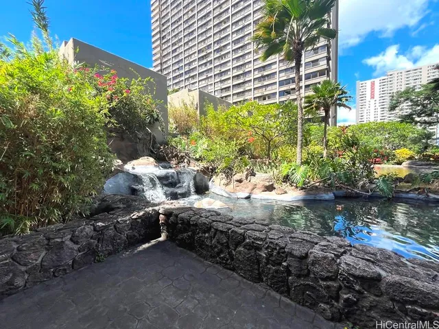 $2,300 | 55 South Kukui Street, Unit D1608, Honolulu, HI 96817
