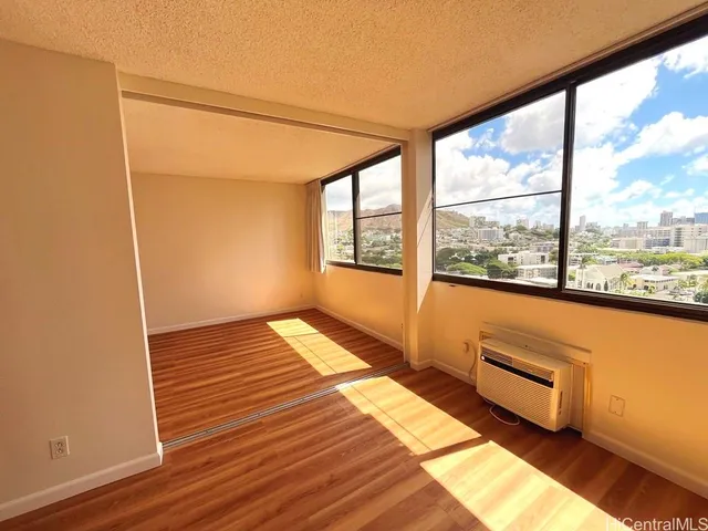 $2,300 | 55 South Kukui Street, Unit D1608, Honolulu, HI 96817