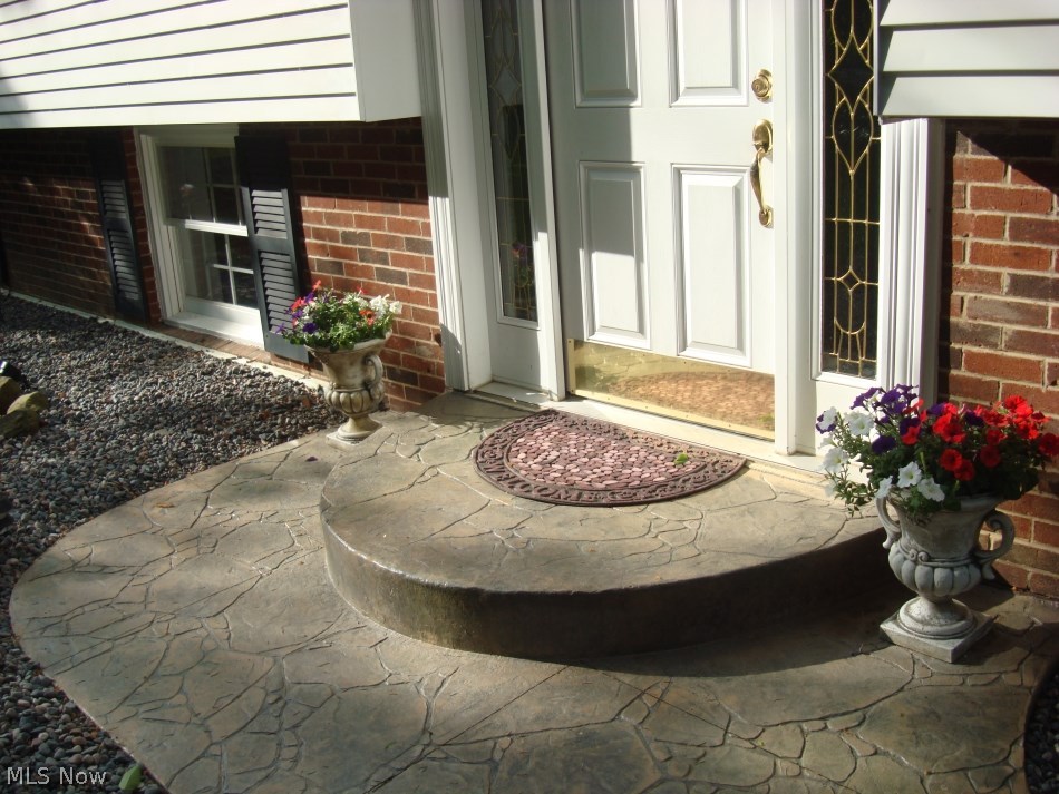 11657 Maplewood Road Chardon, OH 44024 - Photo 3 of 25 Gallery Image 3