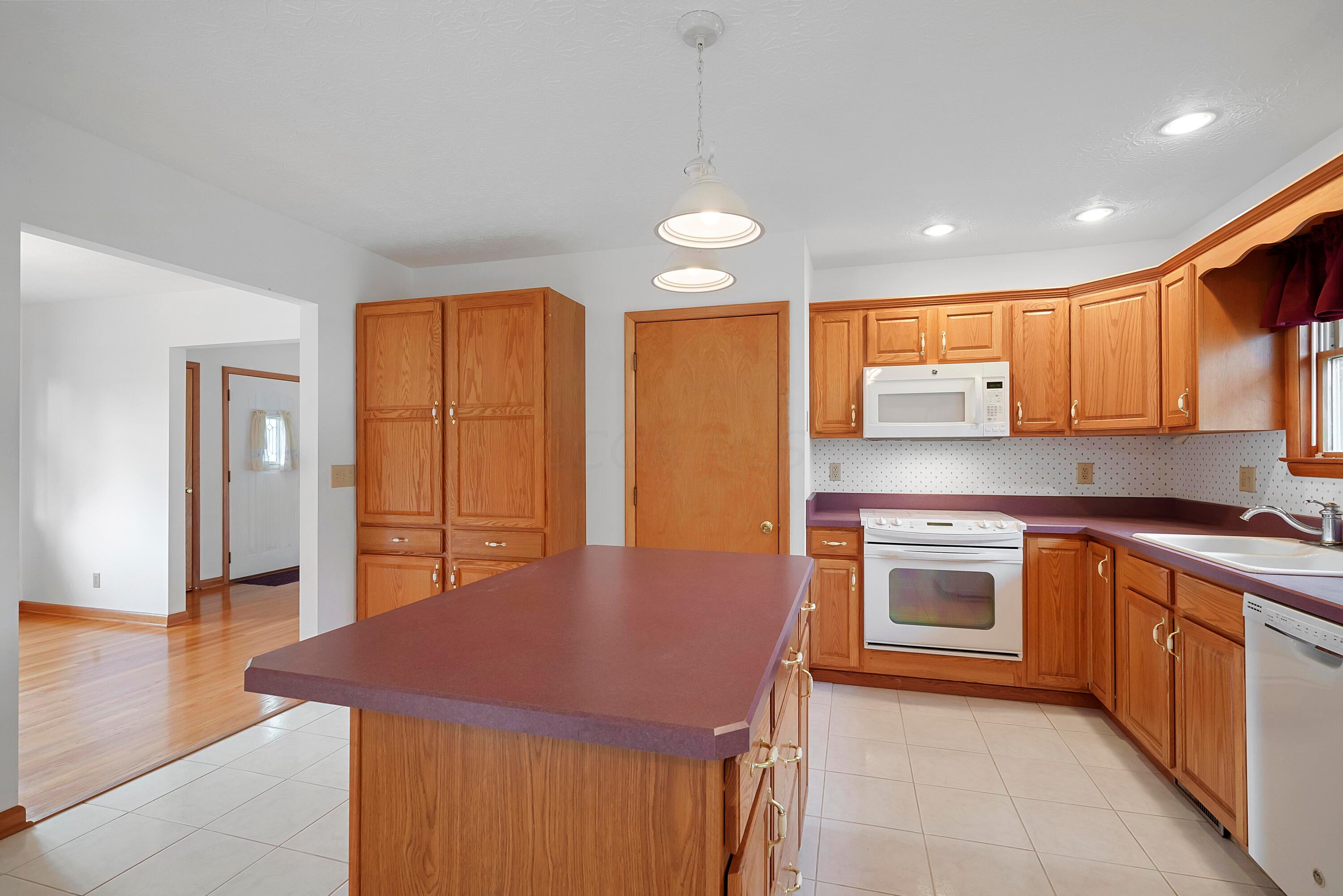 5500 Ebright Road Groveport, OH 43125 - Photo 9 of 55 Kitchen