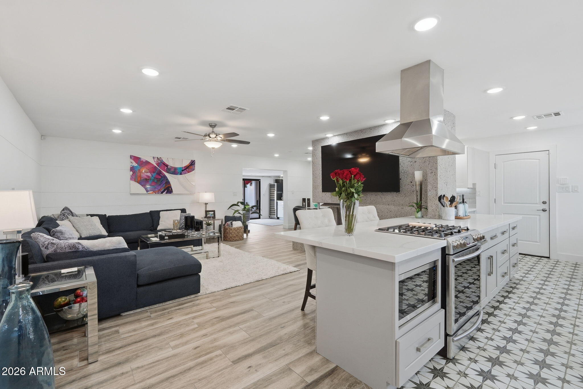 5149 North 34th Street Phoenix, AZ 85018 - Photo 12 of 70 15