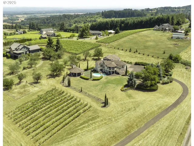 $1,275,000 | 8580 Southeast Hillview Drive, Amity, OR 97101