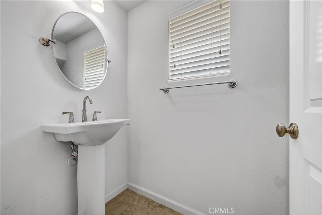 121 Rodeo Irvine, CA 92602 - Photo 17 of 34