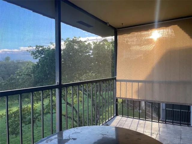 $179,999 | 6300 South Falls Cir Drive, Unit 412, Lauderhill, FL 33319