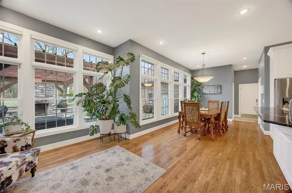 $1,024,000 | 16495 Pecan Drive, Lebanon, MO 65536
