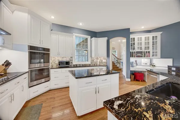 $1,024,000 | 16495 Pecan Drive, Lebanon, MO 65536