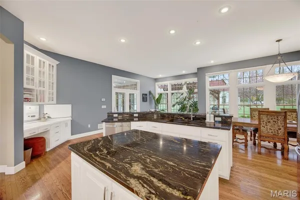 $1,024,000 | 16495 Pecan Drive, Lebanon, MO 65536