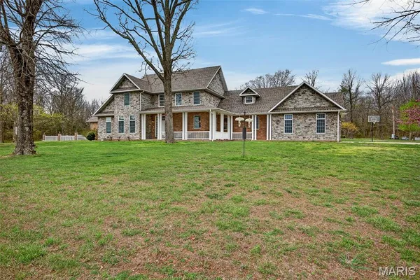 $1,024,000 | 16495 Pecan Drive, Lebanon, MO 65536