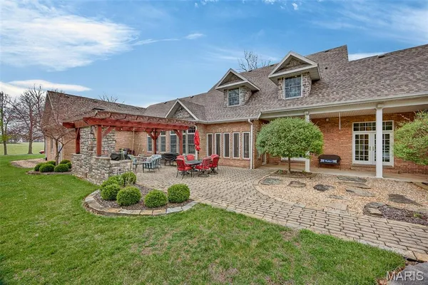 $1,024,000 | 16495 Pecan Drive, Lebanon, MO 65536