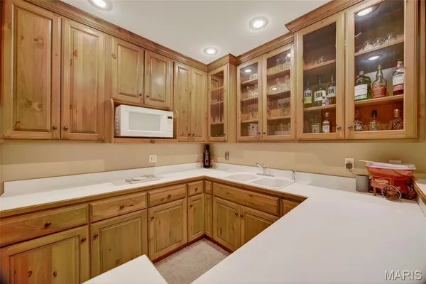 $1,024,000 | 16495 Pecan Drive, Lebanon, MO 65536