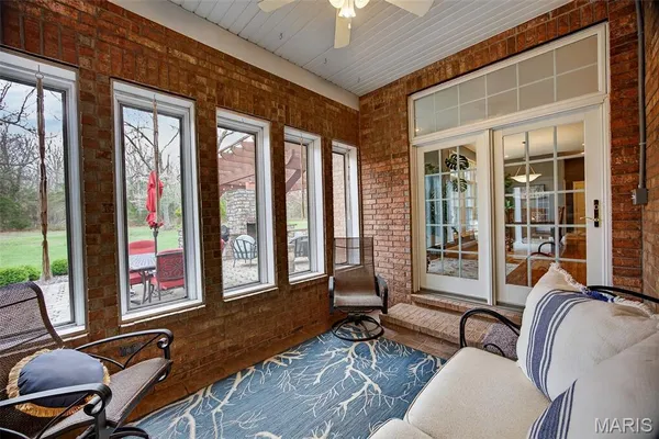 $1,024,000 | 16495 Pecan Drive, Lebanon, MO 65536