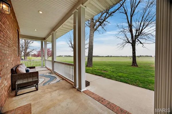 $1,024,000 | 16495 Pecan Drive, Lebanon, MO 65536