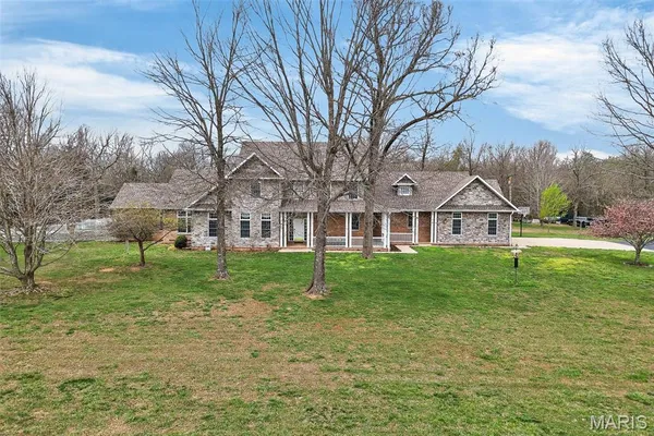 $1,024,000 | 16495 Pecan Drive, Lebanon, MO 65536