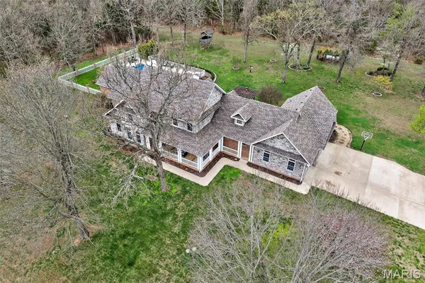 $1,024,000 | 16495 Pecan Drive, Lebanon, MO 65536