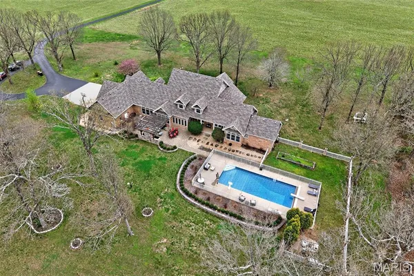 $1,024,000 | 16495 Pecan Drive, Lebanon, MO 65536