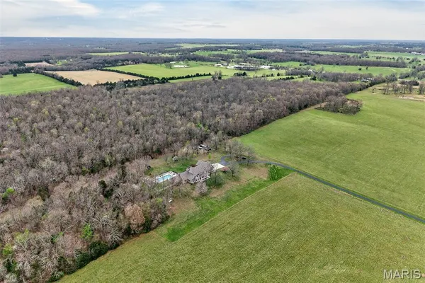 $1,024,000 | 16495 Pecan Drive, Lebanon, MO 65536
