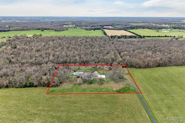 $1,024,000 | 16495 Pecan Drive, Lebanon, MO 65536