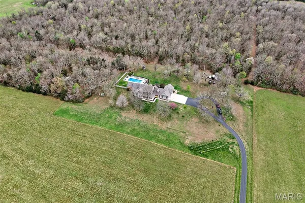 $1,024,000 | 16495 Pecan Drive, Lebanon, MO 65536