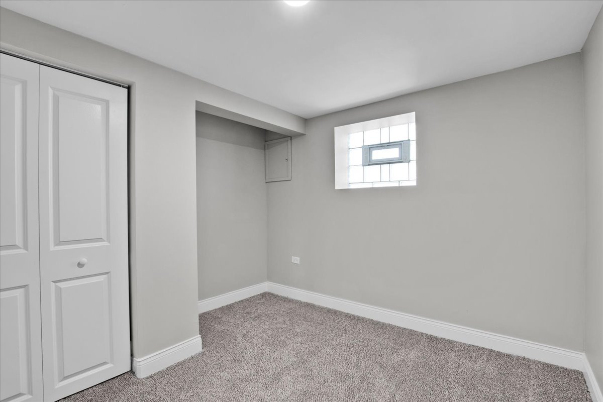 9824 South Escanaba Avenue Chicago, IL 60617 - Photo 26 of 30