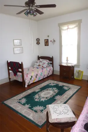 $278,800 | 502 West 10th Street, Taylor, TX 76574