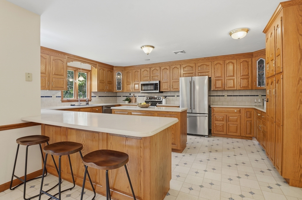 45 Mendon Street Upton, MA 01568 - Photo 9 of 37