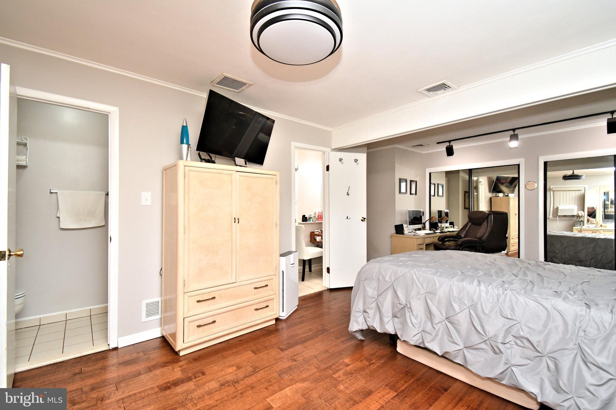 5 Royal Oak Road Lawrence Township, NJ 08648 - Photo 25 of 53