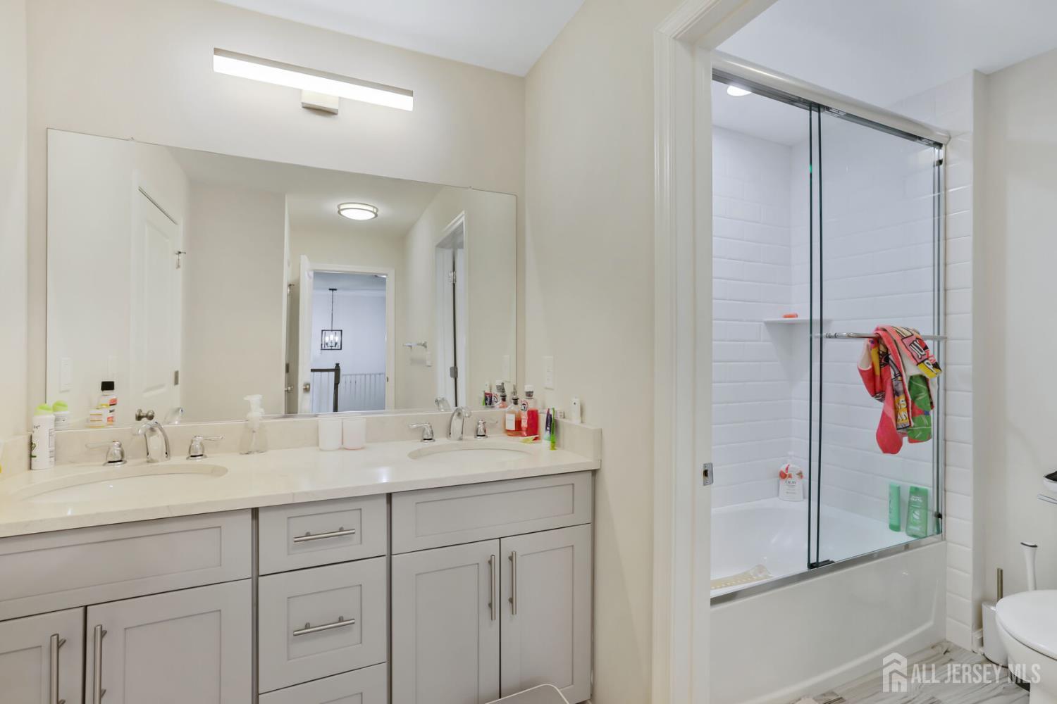 56 Philo Boulevard Edison, NJ 08837 - Photo 20 of 31