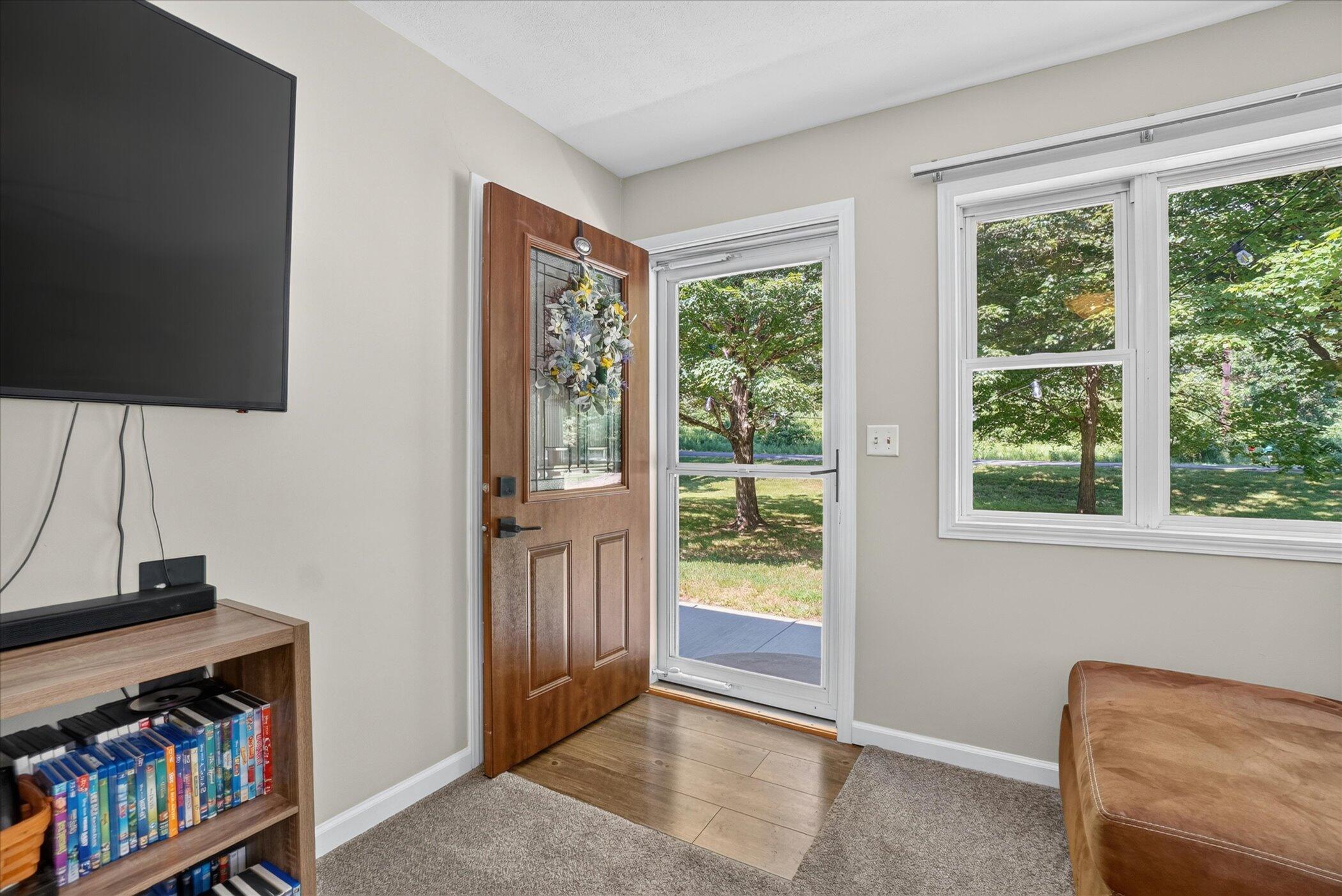 401 South Whitmore Road Hastings, MI 49058 - Photo 11 of 59 10-401-S-Whitmore-Rd-Hastings-WindowStil