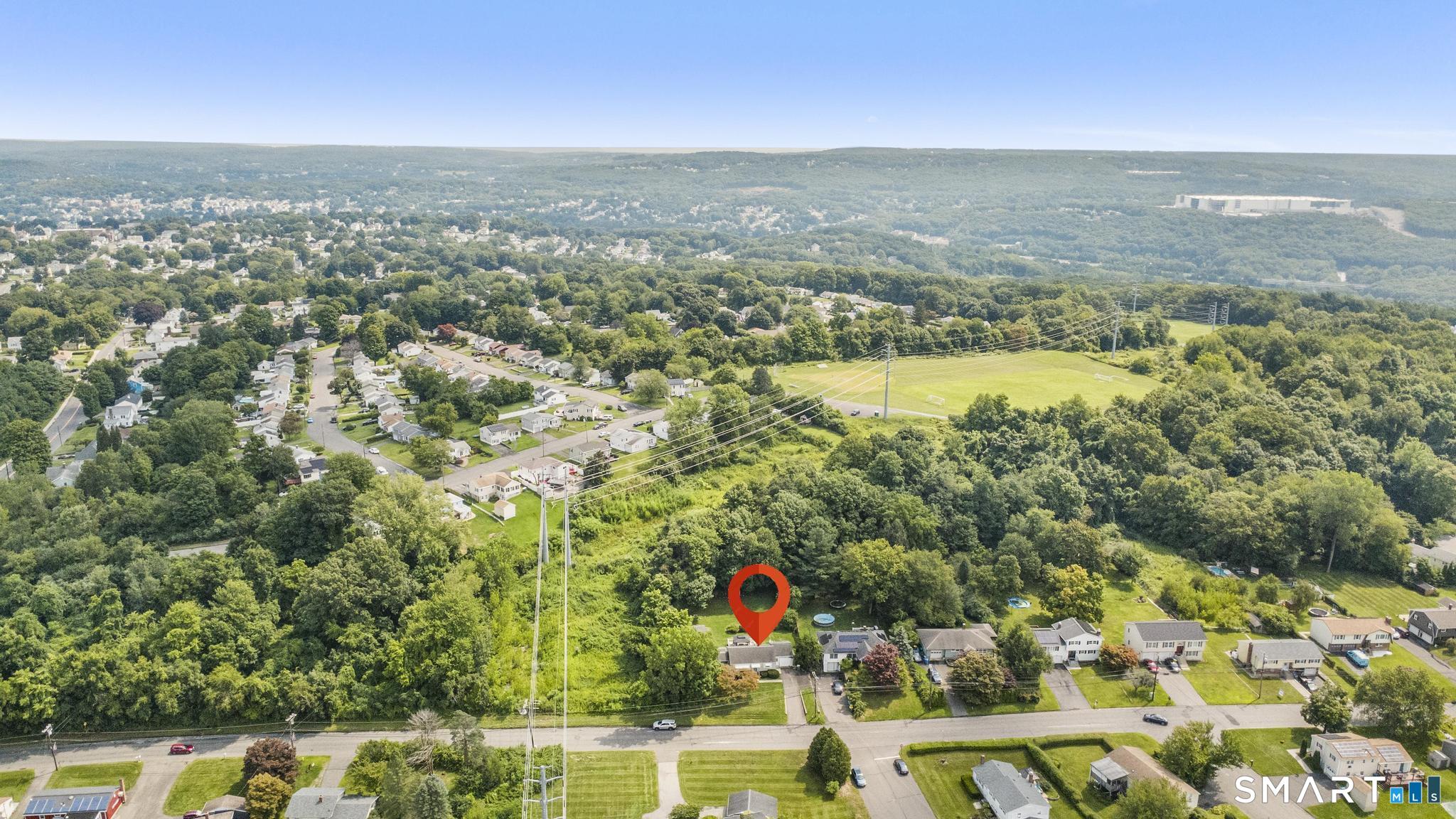 707 Oronoke Road Waterbury, CT 06708 - Photo 6 of 40 Gallery Image 6